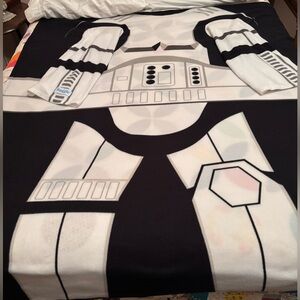 Stormtroopers Snuggie!  Excellent condition.  Shown laid out on a queen size bed